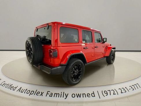 Used 2025 Jeep Wrangler Unlimited Sahara w/ Safety Group AWD/4WD image 5