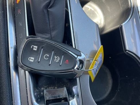 Used 2023 Chevrolet Malibu LT FWD image 13