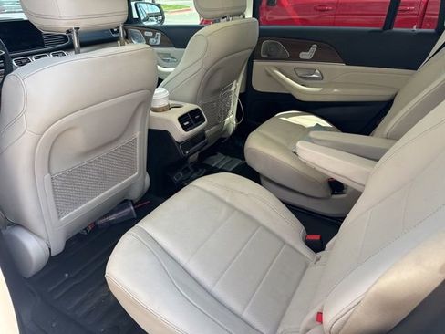Used 2025 Mercedes-Benz GLS 450 4MATIC image 9