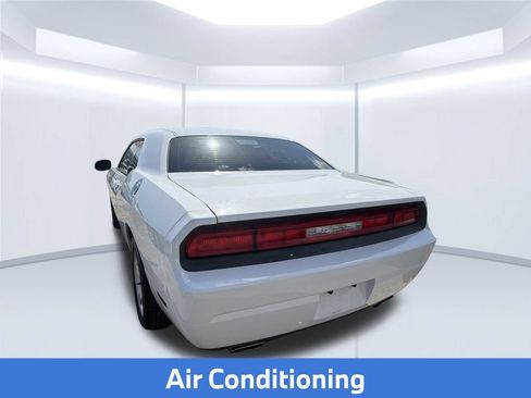 Used 2013 Dodge Challenger SXT RWD image 11