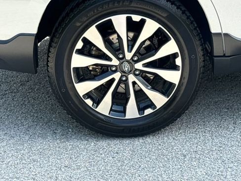 Used 2017 Subaru Outback 3.6R Limited AWD/4WD image 9