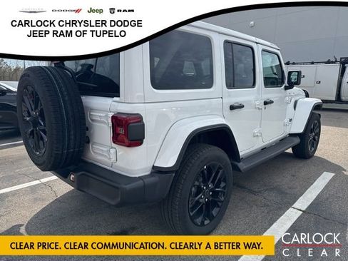 Used 2025 Jeep Wrangler Sahara image 6