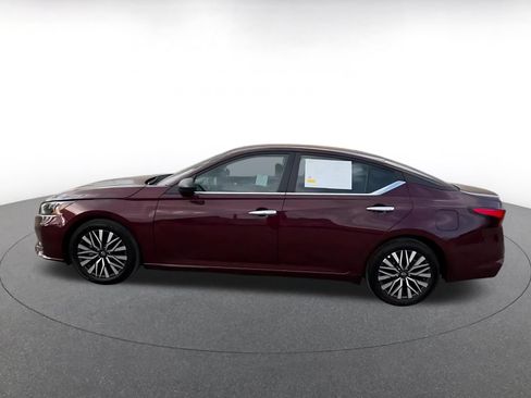 Used 2025 Nissan Altima 2.5 SV FWD image 9