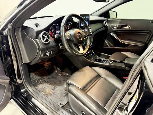 Used 2018 Mercedes-Benz CLA 250 4MATIC image 27