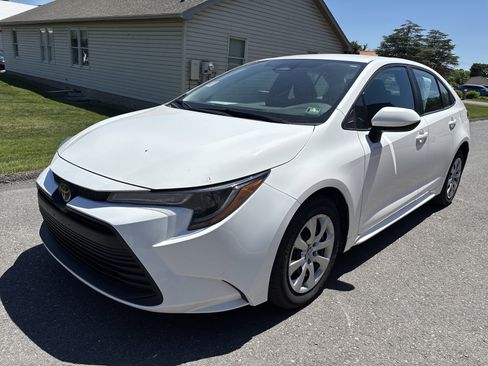 Certified 2024 Toyota Corolla LE FWD image 8