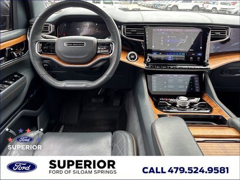 Used 2022 Jeep Grand Wagoneer Series III AWD/4WD image 20