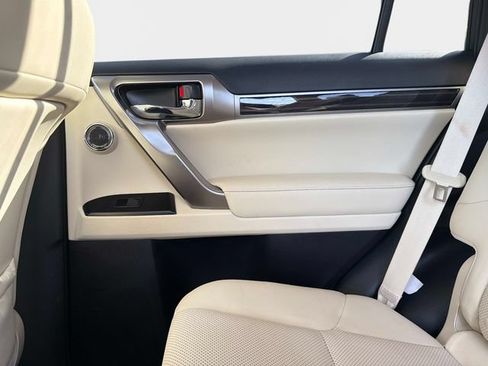 Used 2022 Lexus GX 460 Premium w/ Accessory Package AWD/4WD image 14