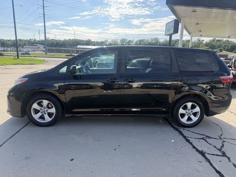 Used 2020 Toyota Sienna L FWD image 4