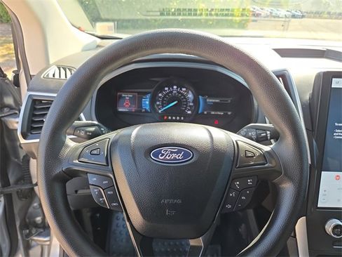 Used 2022 Ford Edge SE image 21