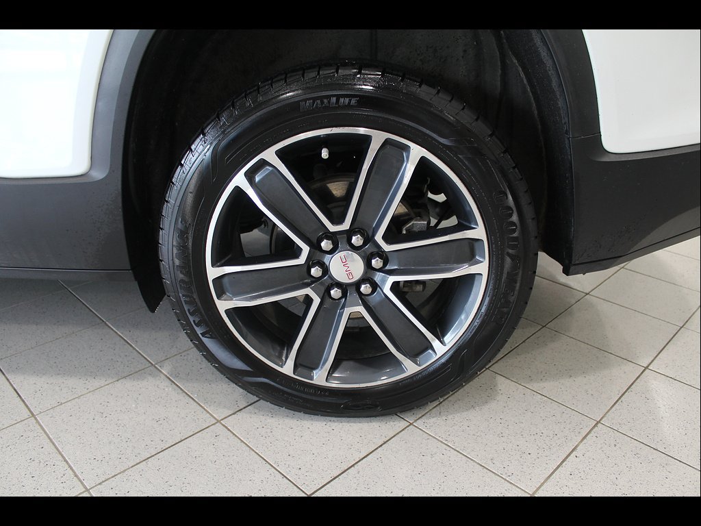 Used 2021 GMC Acadia SLT w/ Premium Package FWD image 12