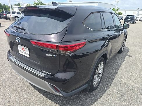 Used 2021 Toyota Highlander Platinum AWD/4WD image 5
