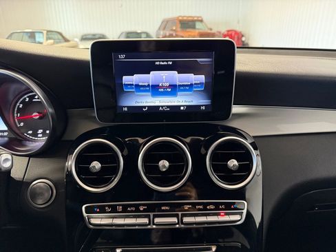 Used 2017 Mercedes-Benz GLC 300 300 4MATIC image 30