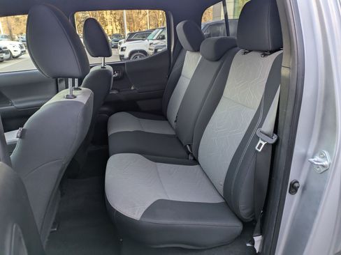 Used 2022 Toyota Tacoma TRD Off-Road w/ Technology Package AWD/4WD image 26