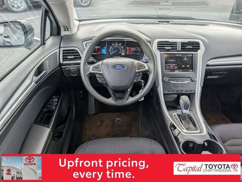 Used 2014 Ford Fusion SE FWD image 11