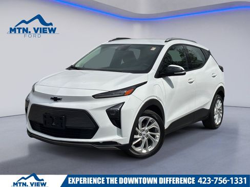 Used 2023 Chevrolet Bolt EUV LT FWD image 1