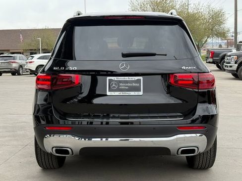 Used 2025 Mercedes-Benz GLB 250 4MATIC image 41