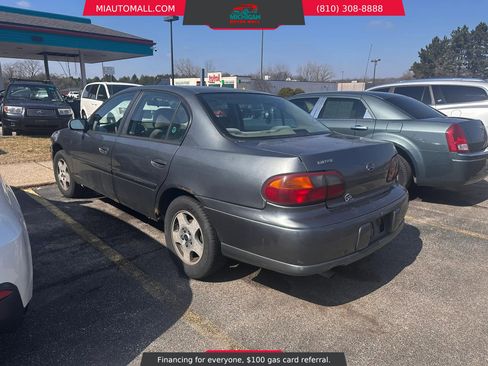 Used 2005 Chevrolet Malibu Classic FWD image 3