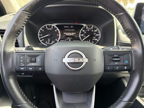 Used 2025 Nissan Rogue SV FWD image 7