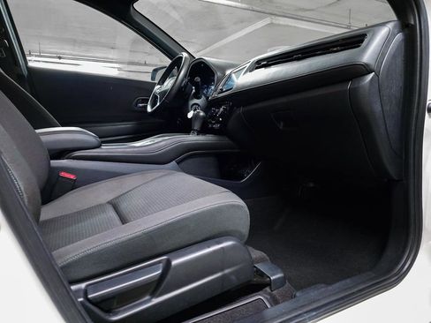 Certified 2020 Honda HR-V Sport image 37