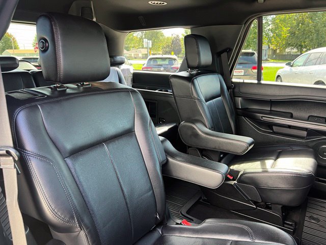 Used 2020 Ford Expedition XLT w/ Equipment Group 202A AWD/4WD image 15