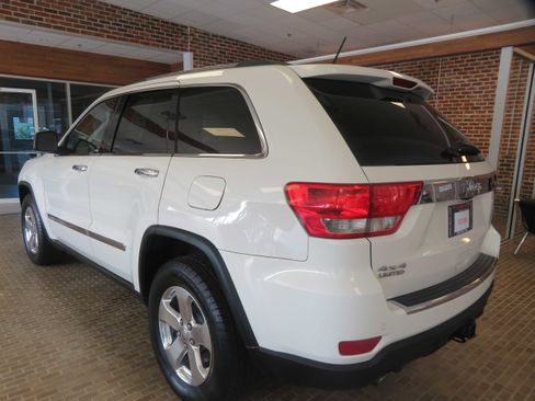 Used 2011 Jeep Grand Cherokee Limited image 66