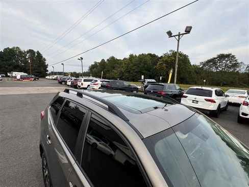 Used 2020 Subaru Forester Premium image 27