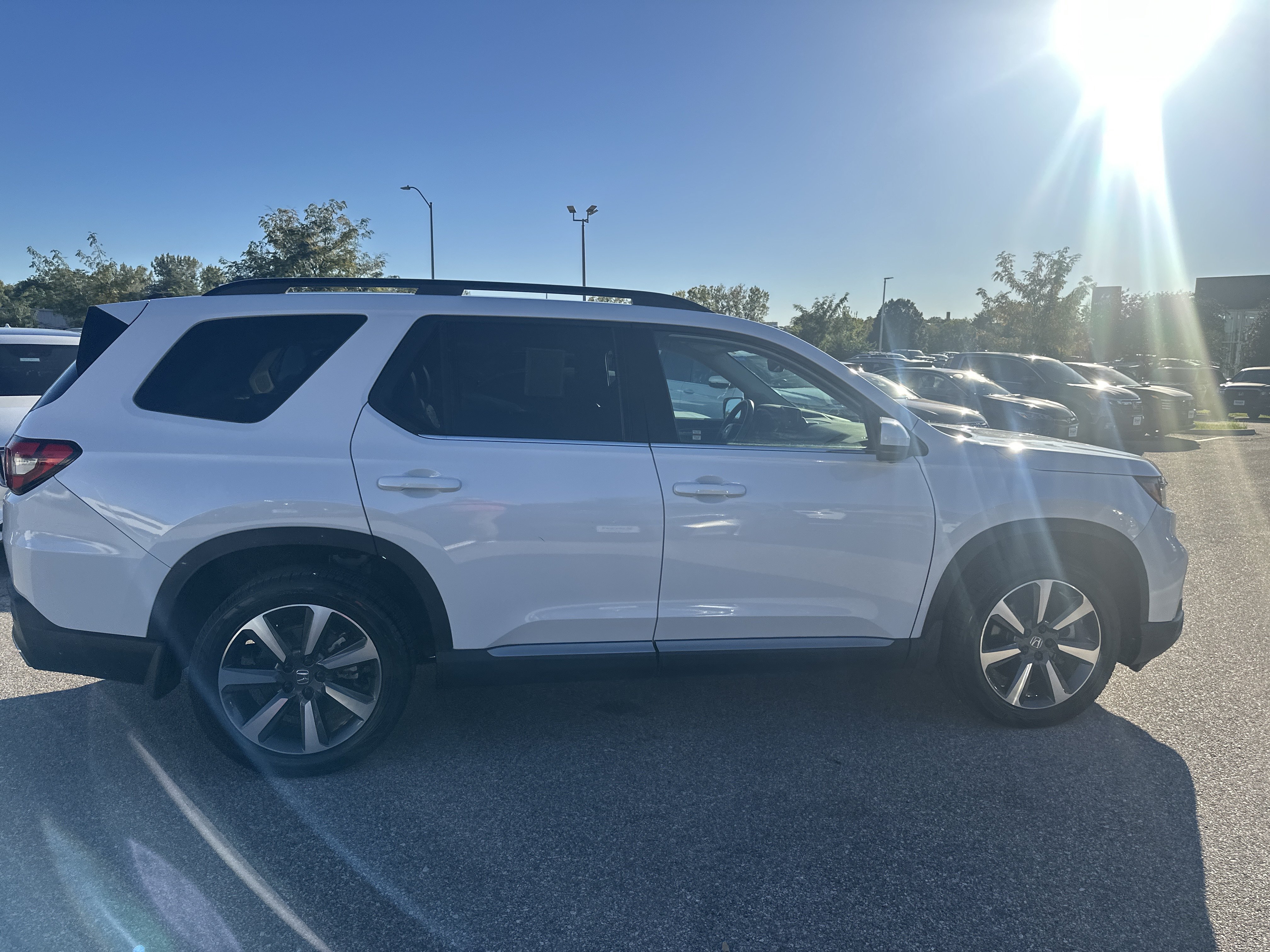 Certified 2024 Honda Pilot Elite image 3