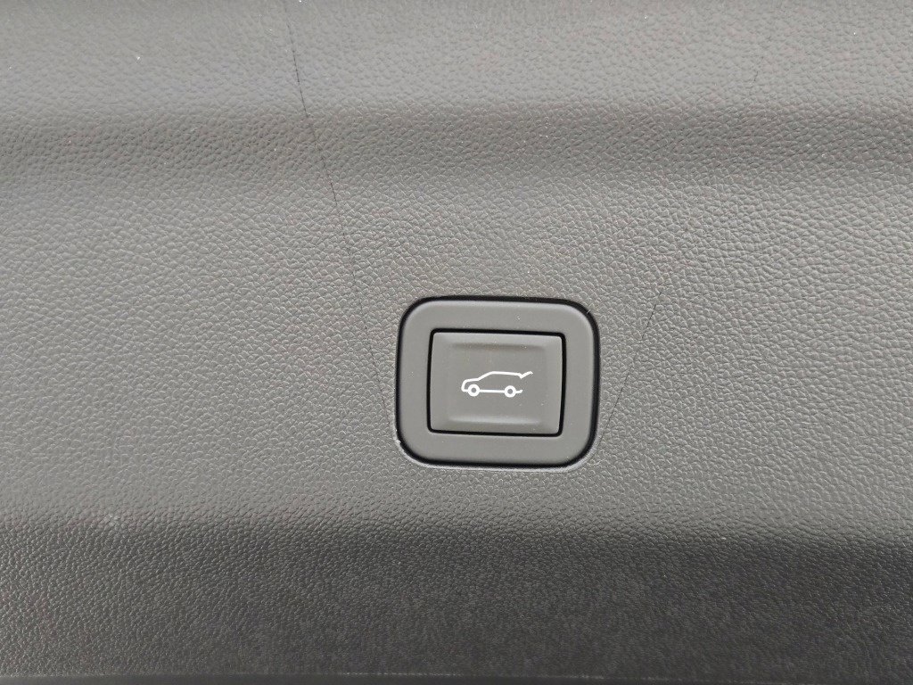 New 2027 GMC Yukon Denali Ultimate w/ LPO, Floor Liner Package AWD/4WD image 30