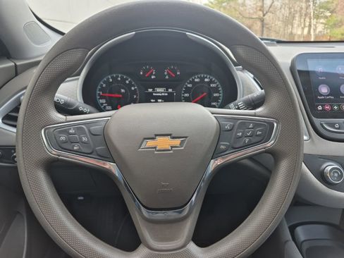 Used 2020 Chevrolet Malibu LS image 16