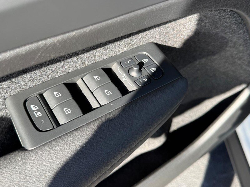 Certified 2023 Volvo C40 P8 Recharge Ultimate AWD/4WD image 16