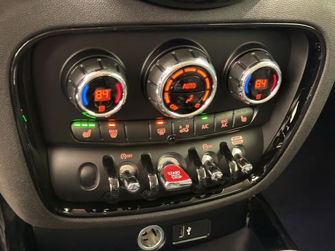 Used 2022 MINI Cooper Clubman S FWD image 17