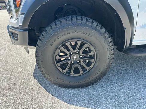 Used 2025 Ford F150 Raptor AWD/4WD image 36
