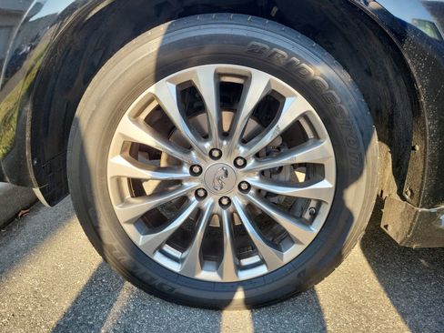 Used 2015 INFINITI QX80 4WD w/ Deluxe Technology Package image 11