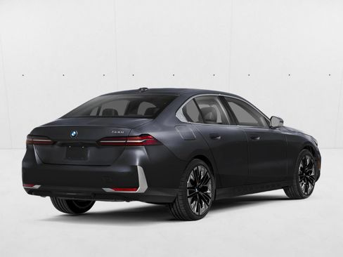 Used 2026 BMW 530i xDrive AWD/4WD image 2
