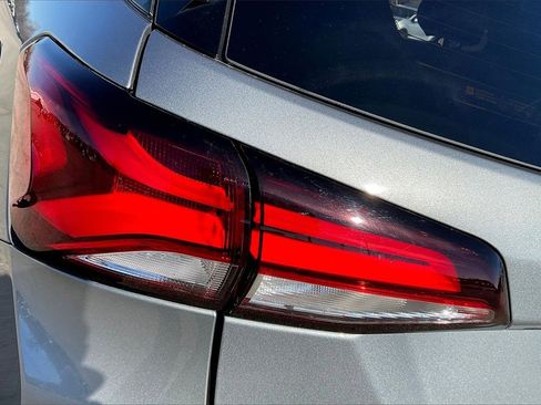 Used 2023 Chevrolet Equinox Premier image 32