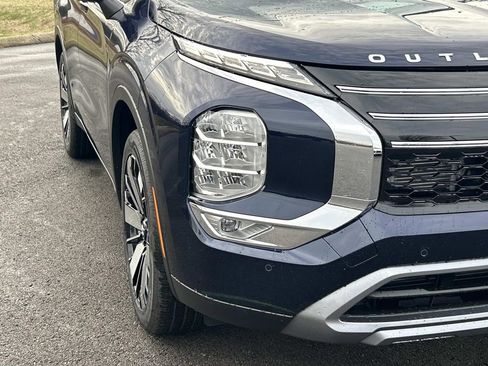 New 2026 Mitsubishi Outlander SE image 9