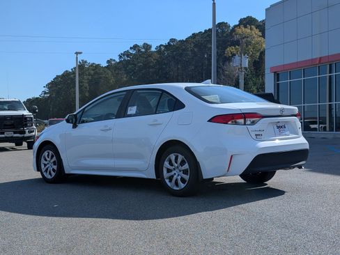 New 2026 Toyota Corolla LE image 3