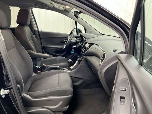 Used 2020 Chevrolet Trax LT FWD image 21