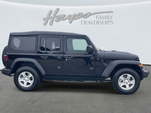 Used 2022 Jeep Wrangler Unlimited Sport image 2