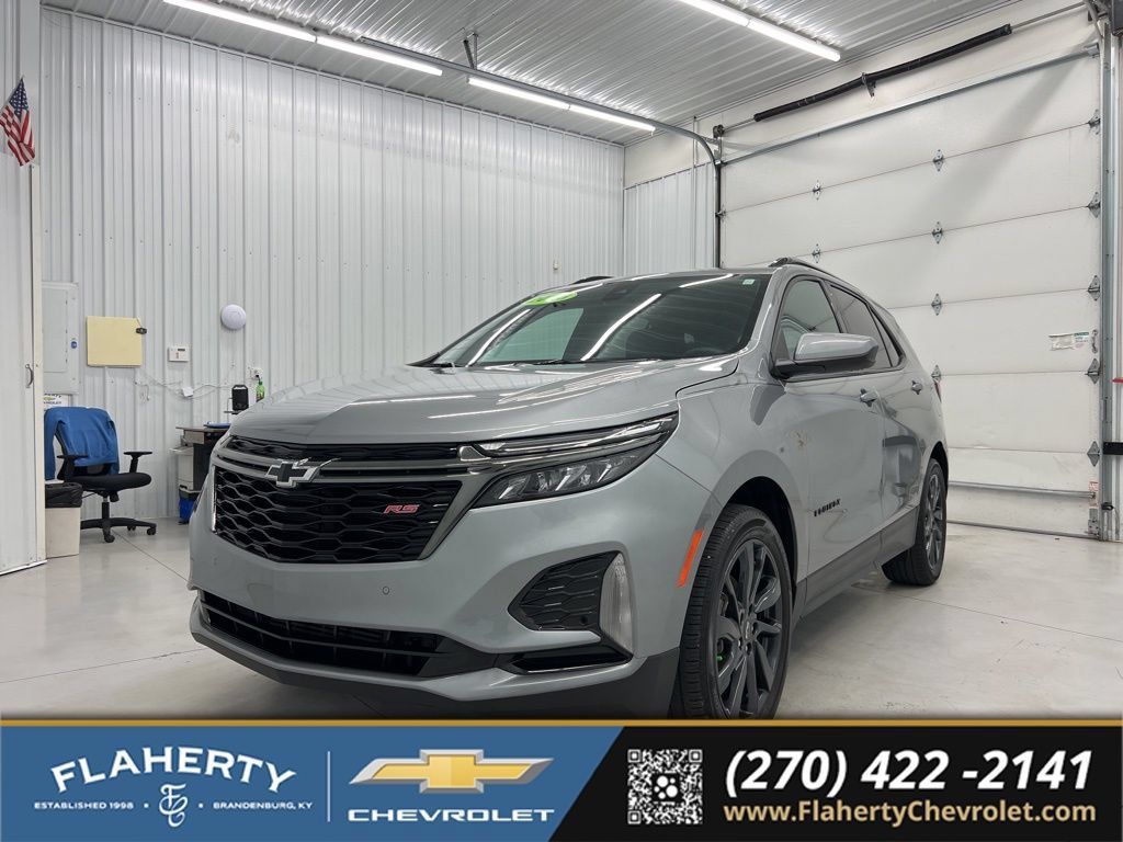 Used 2023 Chevrolet Equinox RS w/ LPO, Floor Liner Package FWD image 6