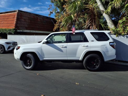 Certified 2021 Toyota 4Runner SR5 image 3