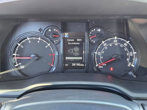 Used 2023 Toyota 4Runner SR5 Premium w/ Moonroof Package AWD/4WD image 19