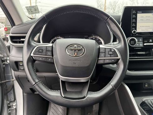 Used 2022 Toyota Highlander XLE image 24