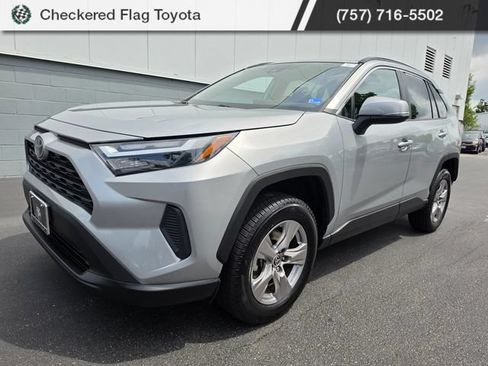 Used 2022 Toyota RAV4 XLE AWD/4WD image 1