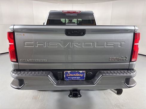 Used 2025 Chevrolet Silverado 2500 High Country w/ Technology Package image 8
