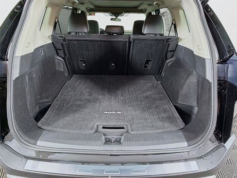 Used 2021 Nissan Rogue SV w/ Premium Package image 26