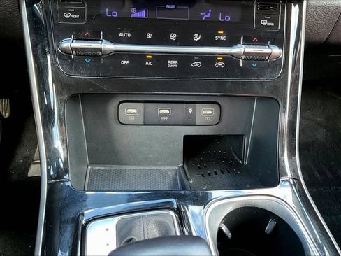 Certified 2023 Kia Carnival SX FWD image 21