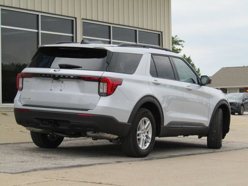 New 2026 Ford Explorer Active AWD/4WD image 3