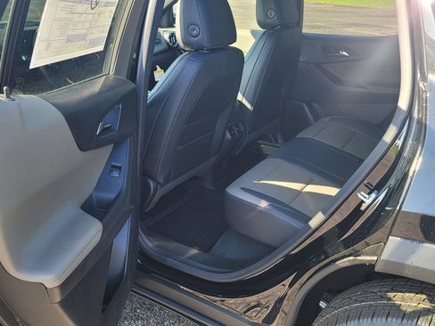 New 2026 Chevrolet Equinox LT w/ Convenience Package II FWD image 25