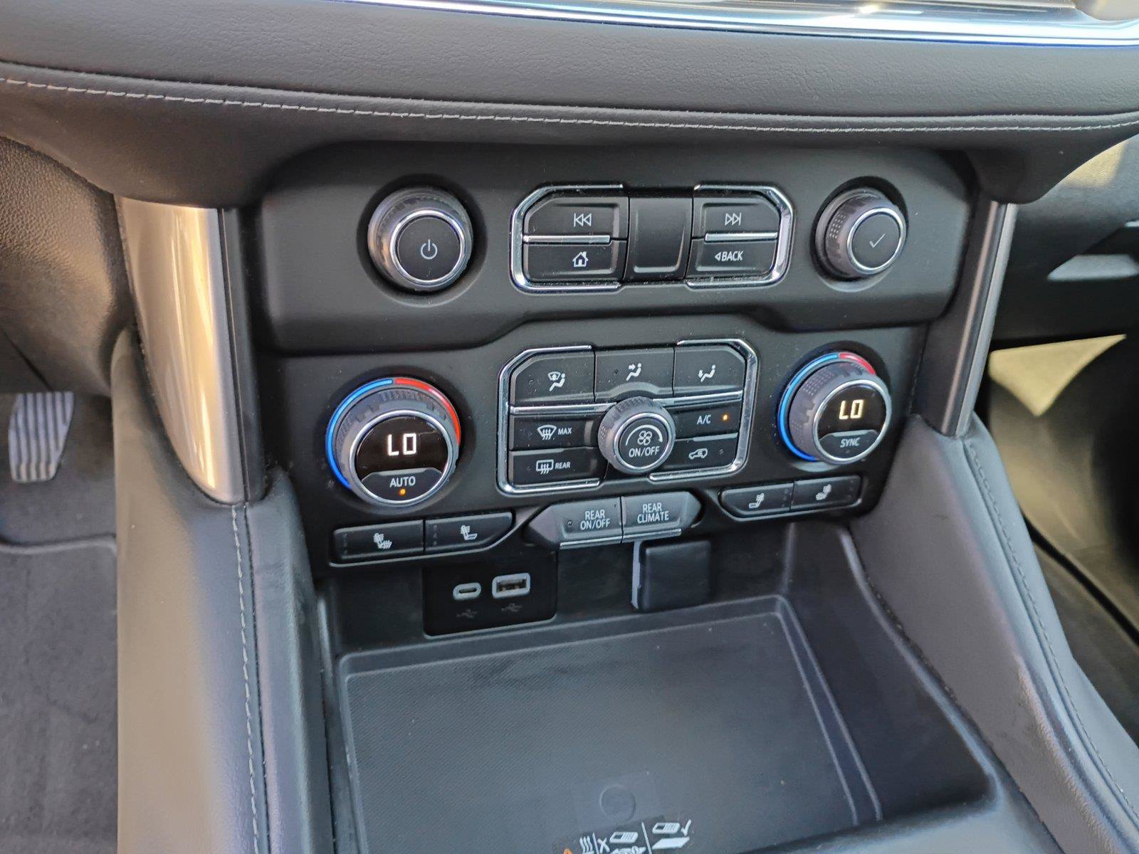 Used 2024 Chevrolet Suburban Z71 w/ Luxury Package AWD/4WD image 14